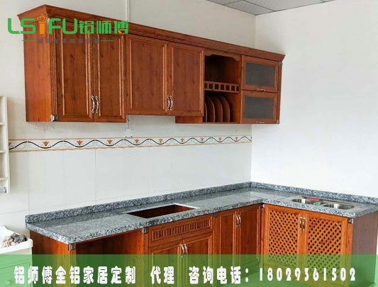 全鋁家具:堅固耐用不變形的優(yōu)勢