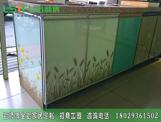 櫥柜門板為什么用晶鋼門窗鋁材？