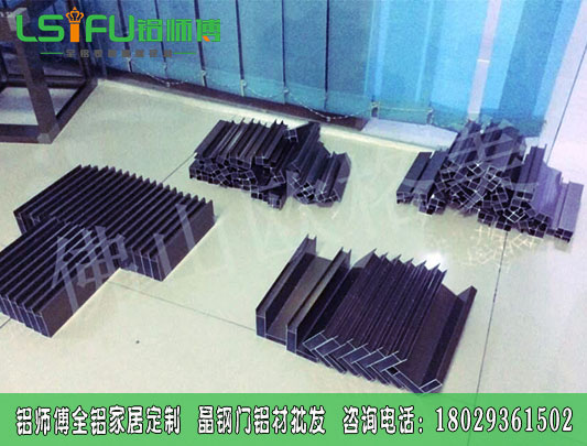 晶鋼門窗鋁材表面防氧化的新技巧