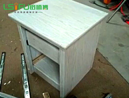 鋁師傅防水防潮濕全鋁床頭柜效果圖