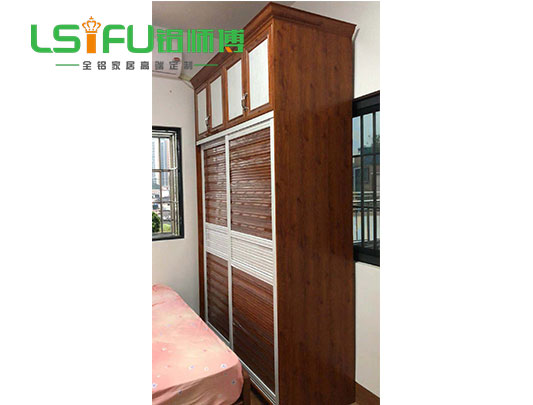 鋁師傅全鋁家居衣柜側(cè)面圖片