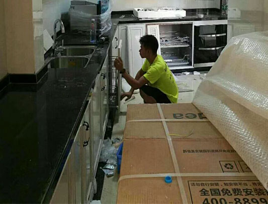 鋁師傅全鋁家居白色整體櫥柜安裝現(xiàn)場圖片 鋁師傅全鋁家居白色整體櫥柜安裝現(xiàn)場圖片