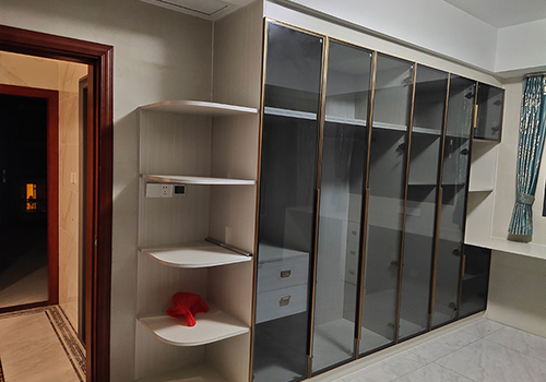 極簡輕奢衣柜  14