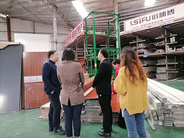 熱烈歡迎大瀝鎮(zhèn)領(lǐng)導(dǎo)蒞臨鋁師傅參觀、指導(dǎo)工作