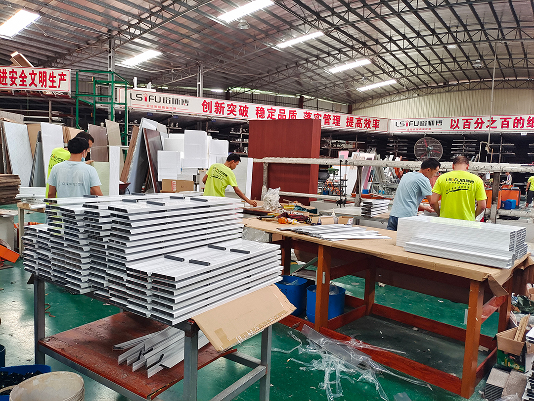 又一批全鋁浴室柜工程單要出貨了！