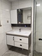 高級的衛(wèi)生間，還缺個浴室柜